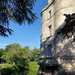 Château De Bonnet Les Oules Couette-café 3*