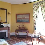 Château De Bonnet Les Oules Couette-café 3*