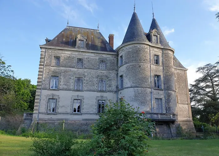 Chateau De Bonnet Les Oules Bed and Breakfast 3*
