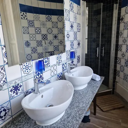 Bed & Breakfast Chateau De Bonnet Les Oules 3*