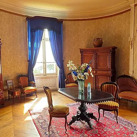 Chateau De Bonnet Les Oules